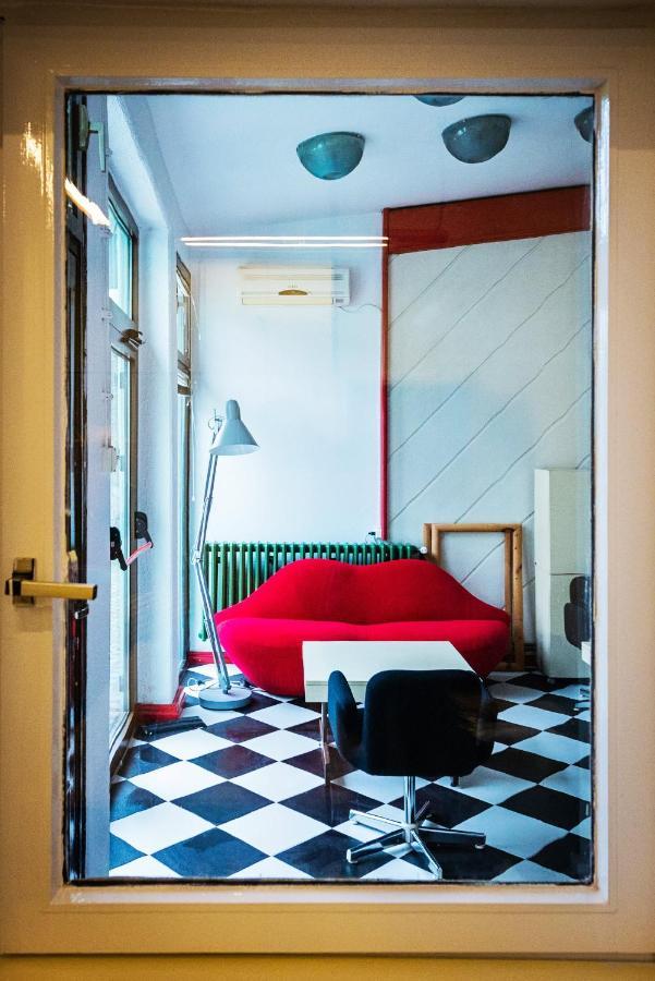 Pb Urban Garden Stay With Secured Parking Σρέμσκα Μιτρόβιτσα Εξωτερικό φωτογραφία
