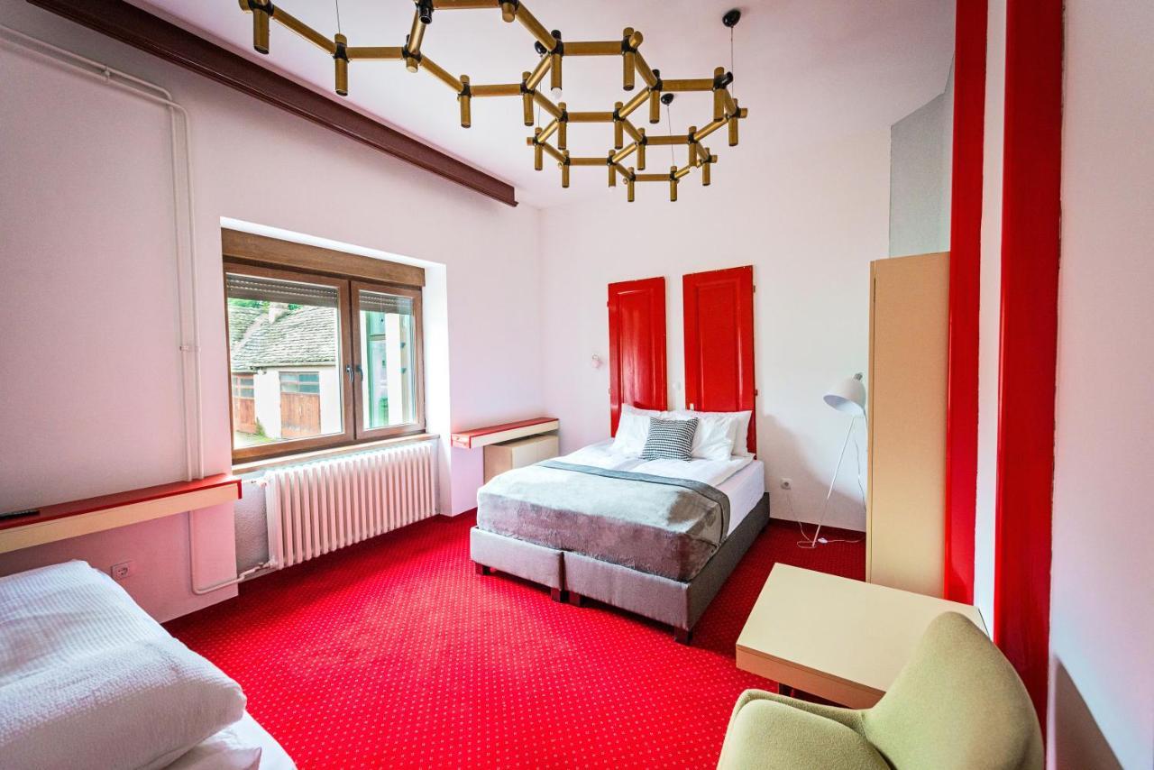 Pb Urban Garden Stay With Secured Parking Σρέμσκα Μιτρόβιτσα Εξωτερικό φωτογραφία