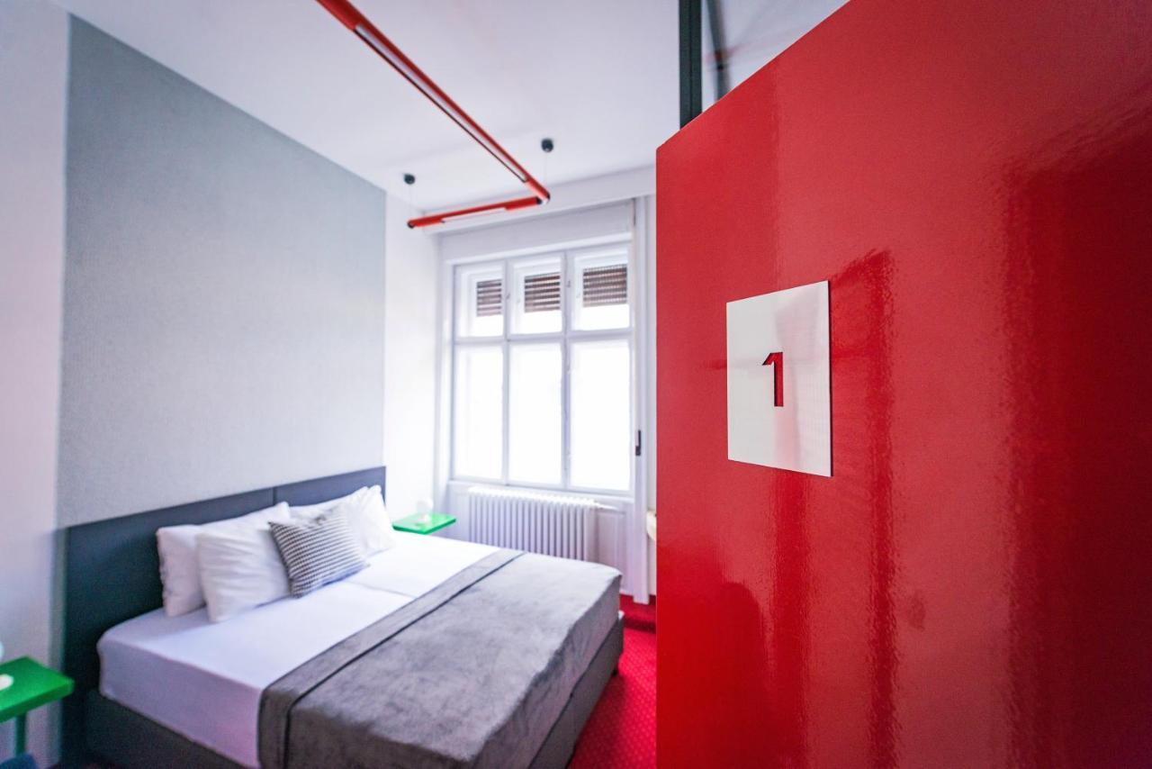 Pb Urban Garden Stay With Secured Parking Σρέμσκα Μιτρόβιτσα Εξωτερικό φωτογραφία