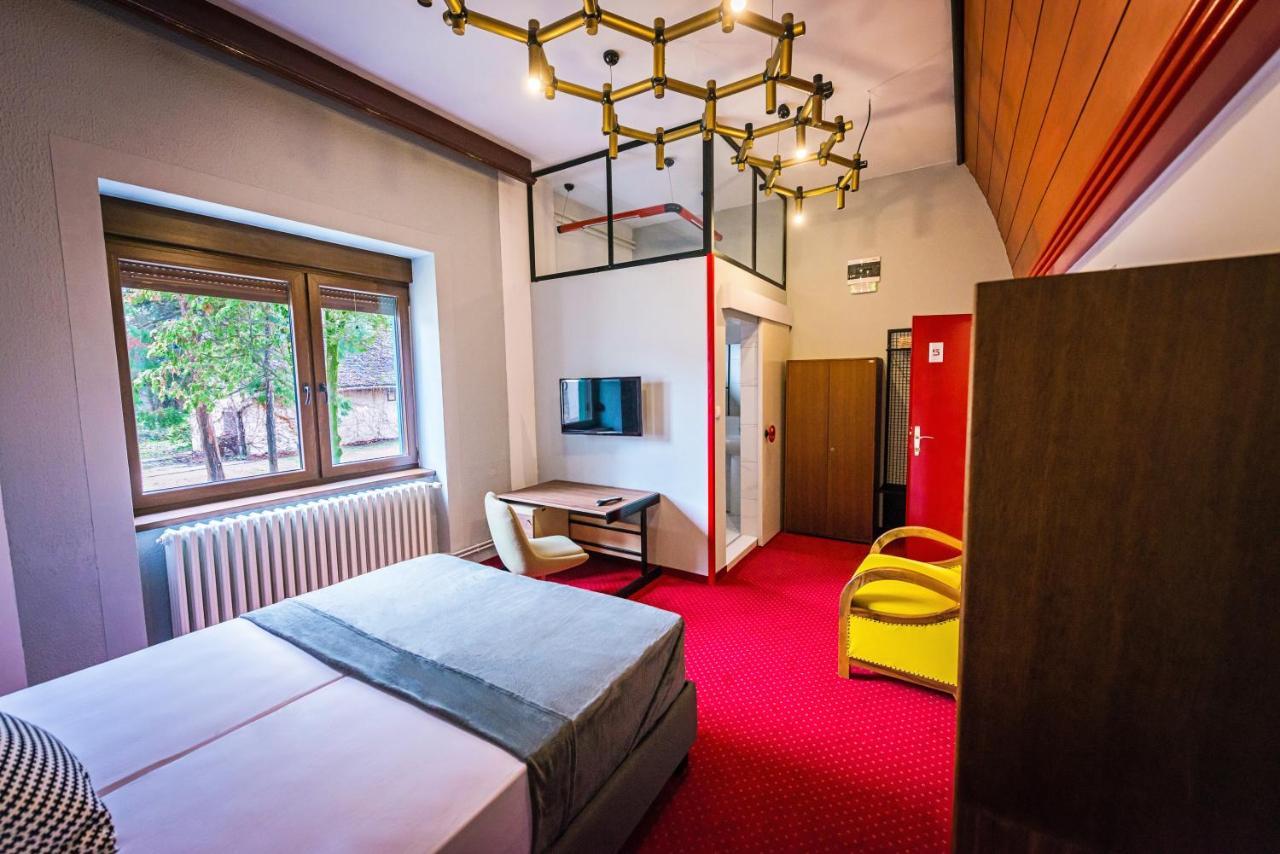 Pb Urban Garden Stay With Secured Parking Σρέμσκα Μιτρόβιτσα Εξωτερικό φωτογραφία